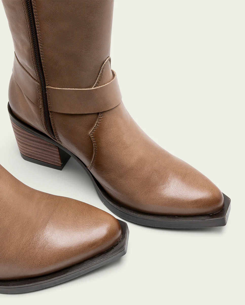 BOTAS COWBOY DE PIEL TAUPE CON CREMALLERA FIONA - Image 4