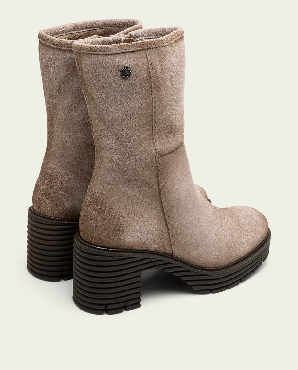BOTAS DE SERRAJE CON CREMALLERA ARENA MARINA - Image 3