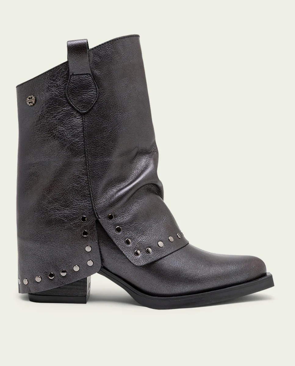 BOTAS DOBLE FAZ DE PIEL MOKA CON TACHUELAS FAITH - Image 2