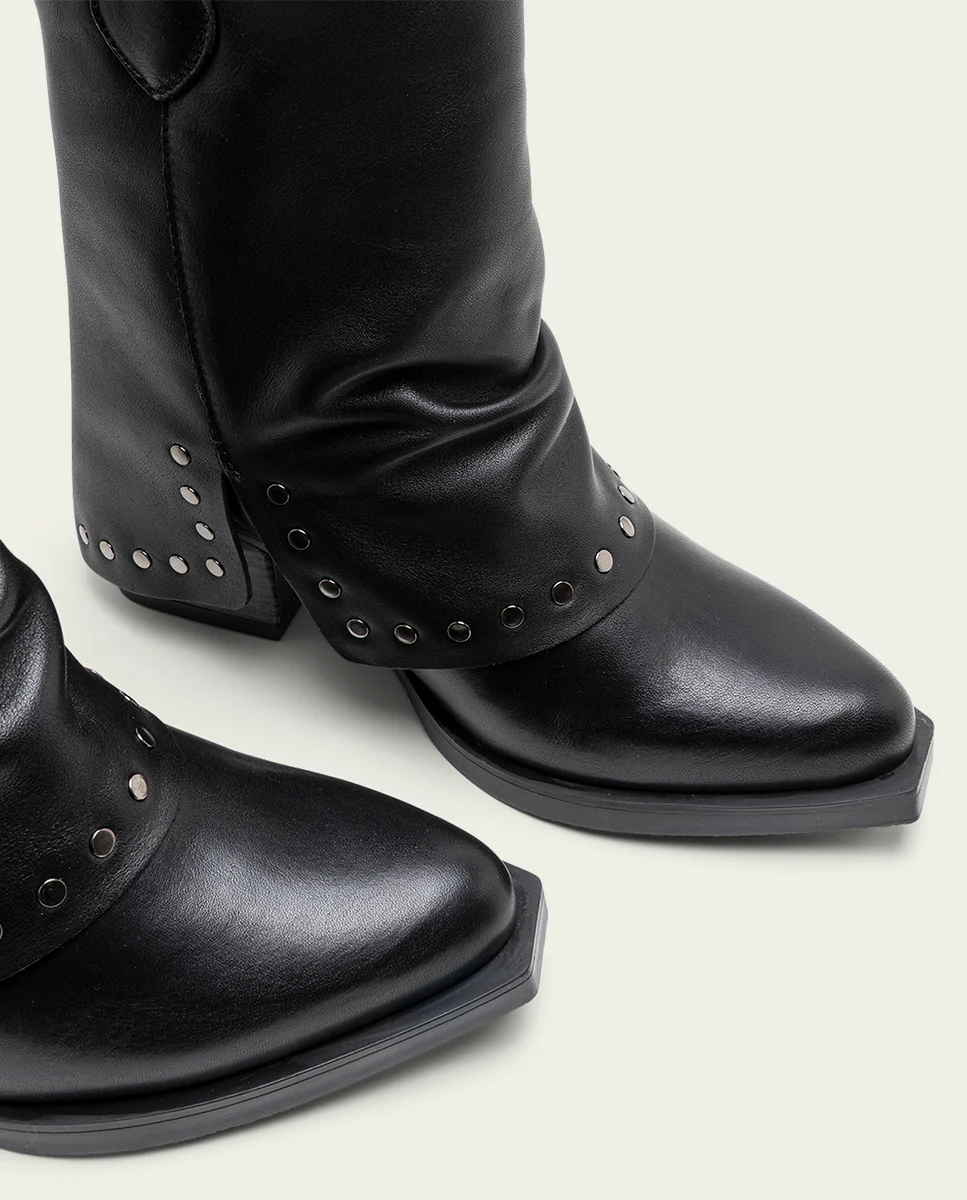 BOTAS DOBLE FAZ DE PIEL NEGRO CON TACHUELAS FIORELLA - Image 6