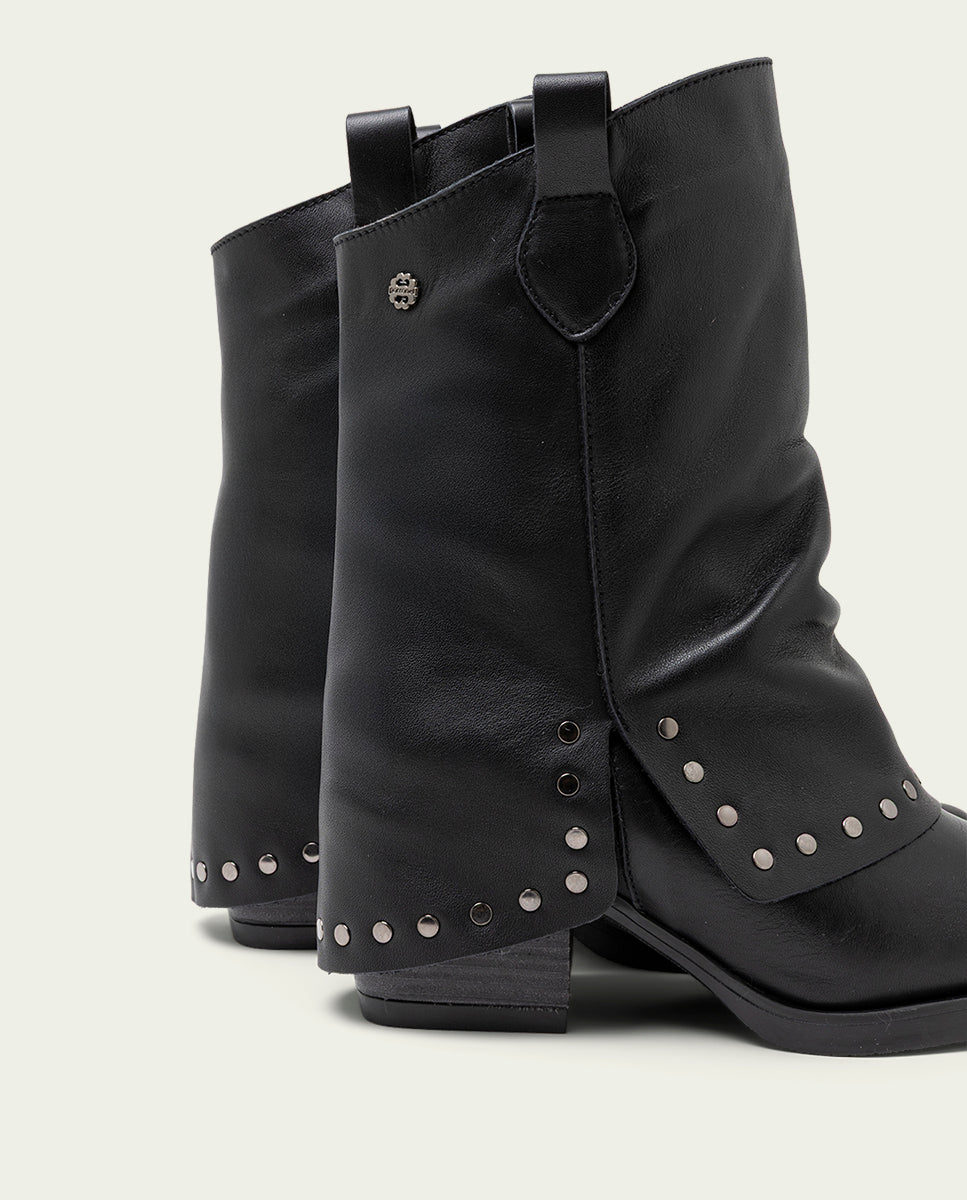 BOTAS DOBLE FAZ DE PIEL NEGRO CON TACHUELAS FIORELLA - Image 7