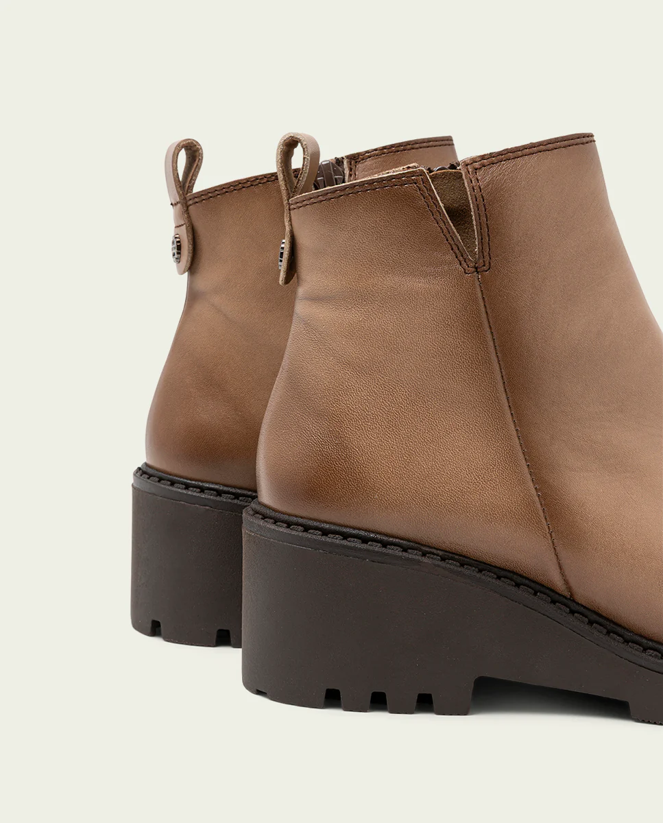 BOTINES DE PIEL CON CUÑA Y CREMALLERA TAUPE ELENA - Image 5
