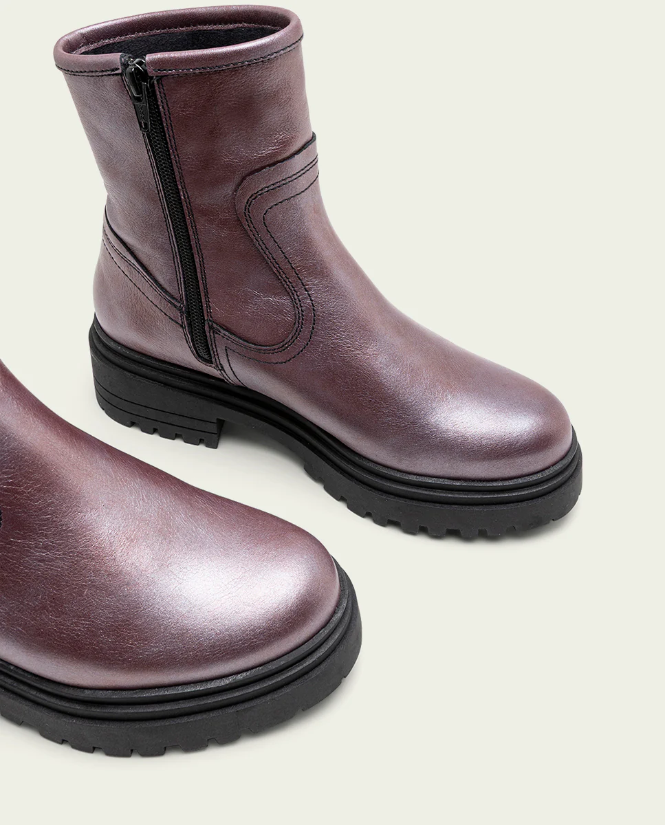 BOTINES DE PIEL METALIZADA BURDEOS CON CREMALLERA CINTIA - Image 4