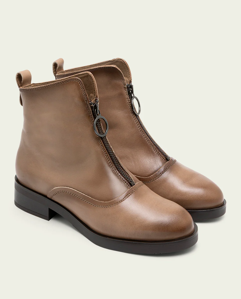 BOTINES DE PIEL TAUPE CON CREMALLERA CENTRAL BEATRIZ