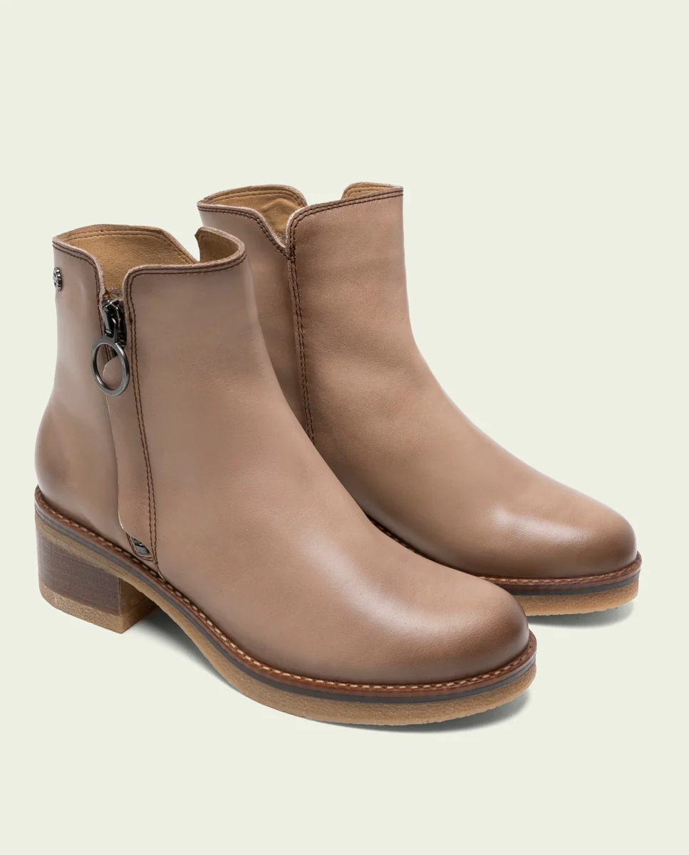 BOTINES DE PIEL TAUPE CON CREMALLERA DELIA - Image 2