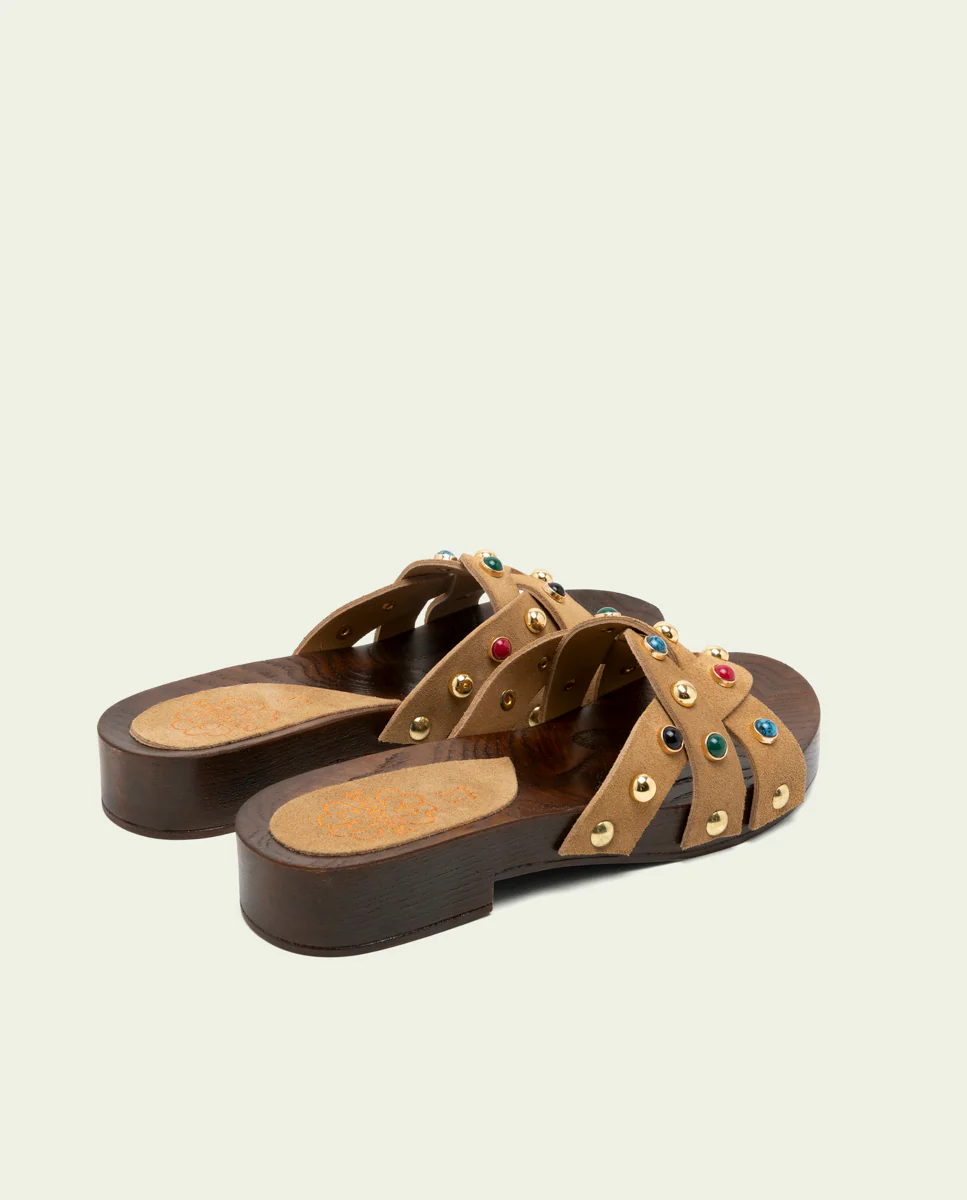 SANDALIA DE TACÓN DE PIEL PEDRERÍA GRACIA CAMEL - Image 3