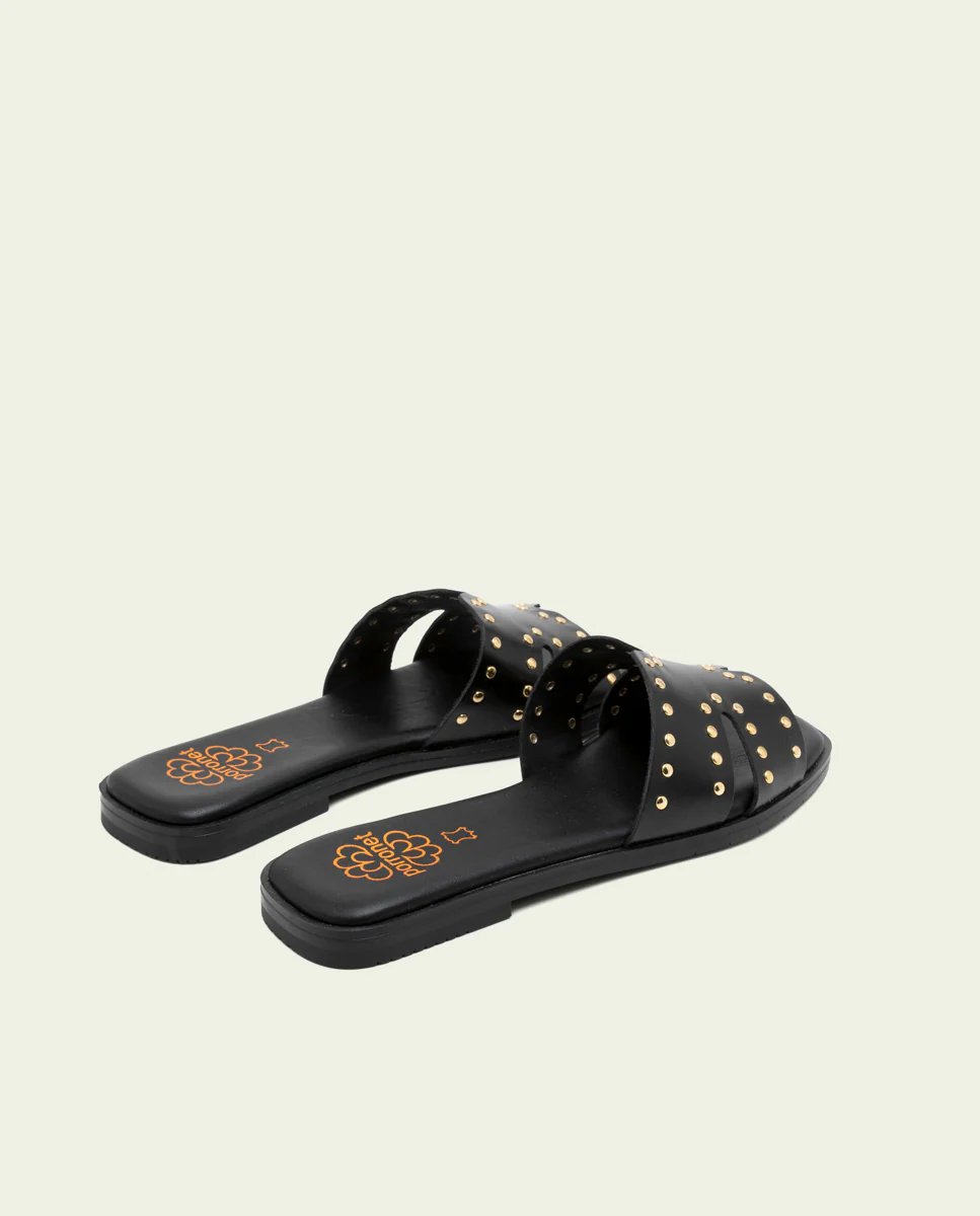 SANDALIA PLANA DE PIEL CON TACHUELAS BECCA NEGRO - Image 5
