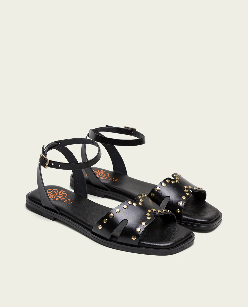 SANDALIA PLANA DE PIEL CON TACHUELAS NEGRO VIKA - Image 2