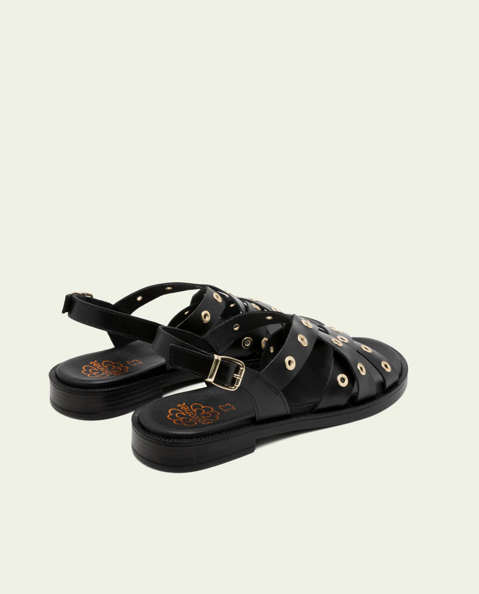 SANDALIA PLANA DE PIEL TACHUELAS CHLOE NEGRO - Image 4